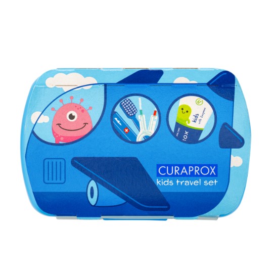 Curaprox Kids TravelSet Utazó készlet (fogkefe, fogközkefe, fogkrém, matrica)