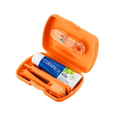 Curaprox Kids TravelSet Utazó készlet (fogkefe, fogközkefe, fogkrém, matrica) - Image 5