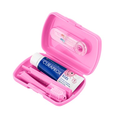 Curaprox Kids TravelSet Utazó készlet (fogkefe, fogközkefe, fogkrém, matrica) - Image 7
